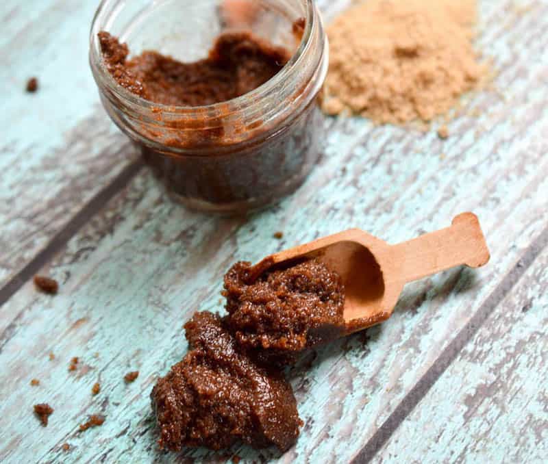 This cinnamon sugar hand scrub recipe smells like delicious baked goods! Make your hands soft and is perfect for a gift idea. So easy!