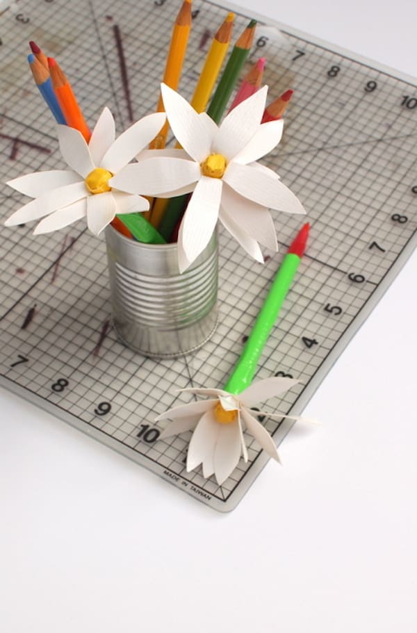 DIY flower pens made with duct tape in a metal can