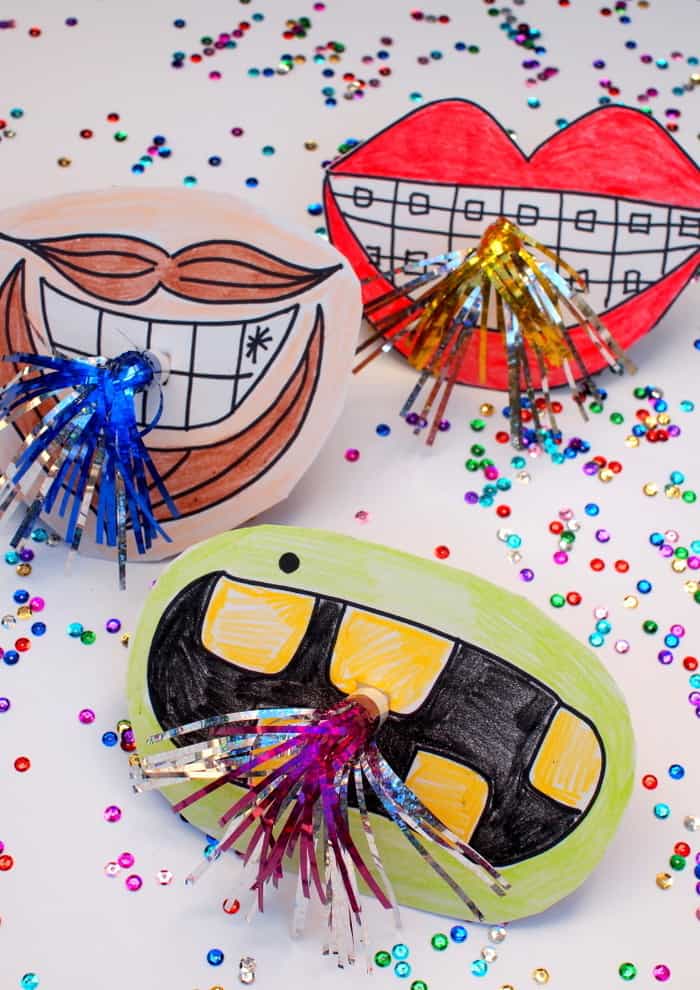 diy new year photo booth props
